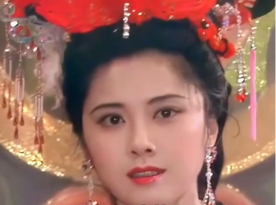 达麟操盘 73岁“女儿国国王”朱琳近照曝光，一头短发嫩似少女，无儿无女过得很洒脱